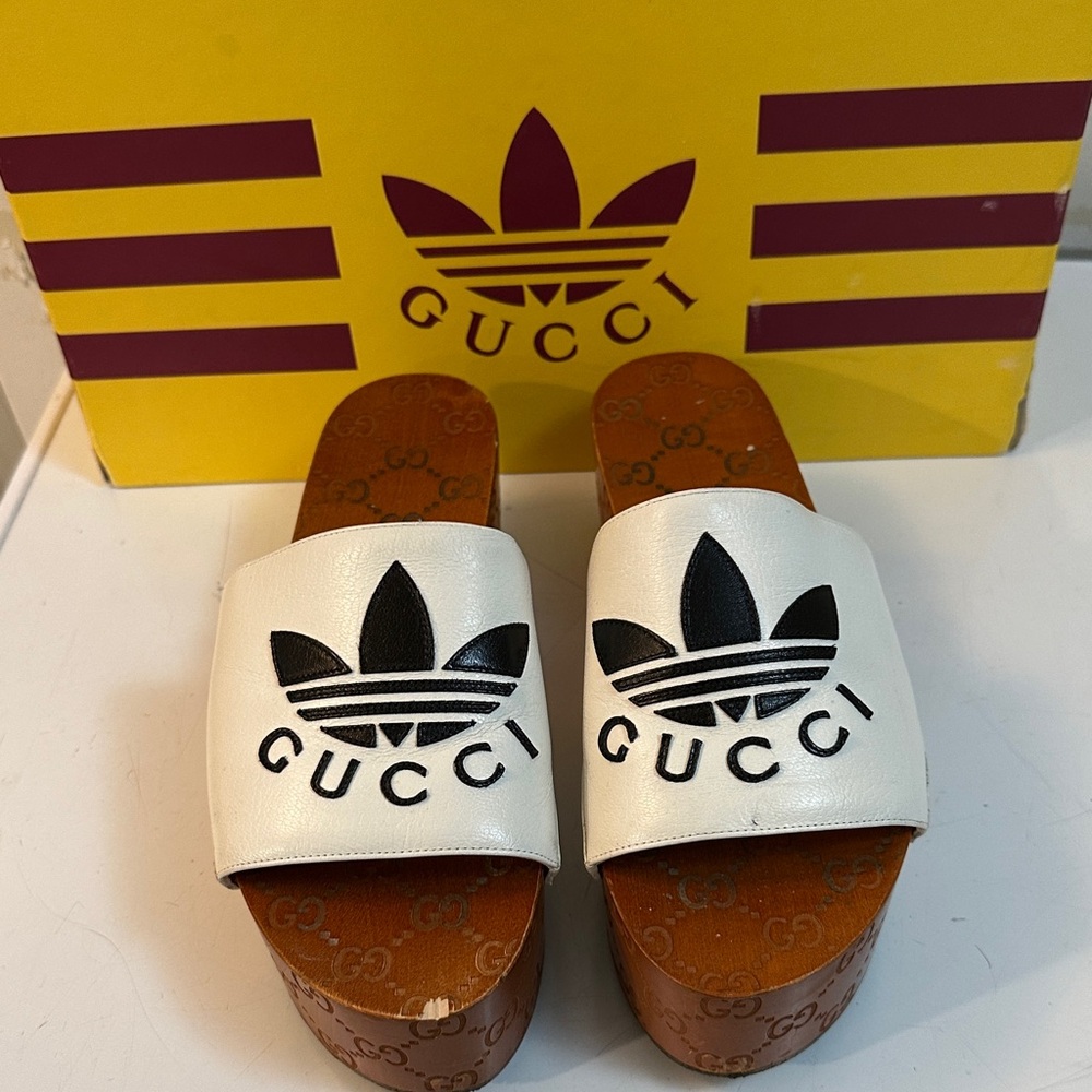 Gucci White and Brown Mules